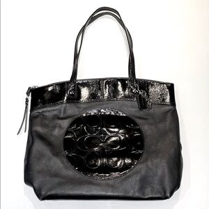 Authentic COACH Laura Circle Signature Black Leather Bag / Purse / Tote - LARGE